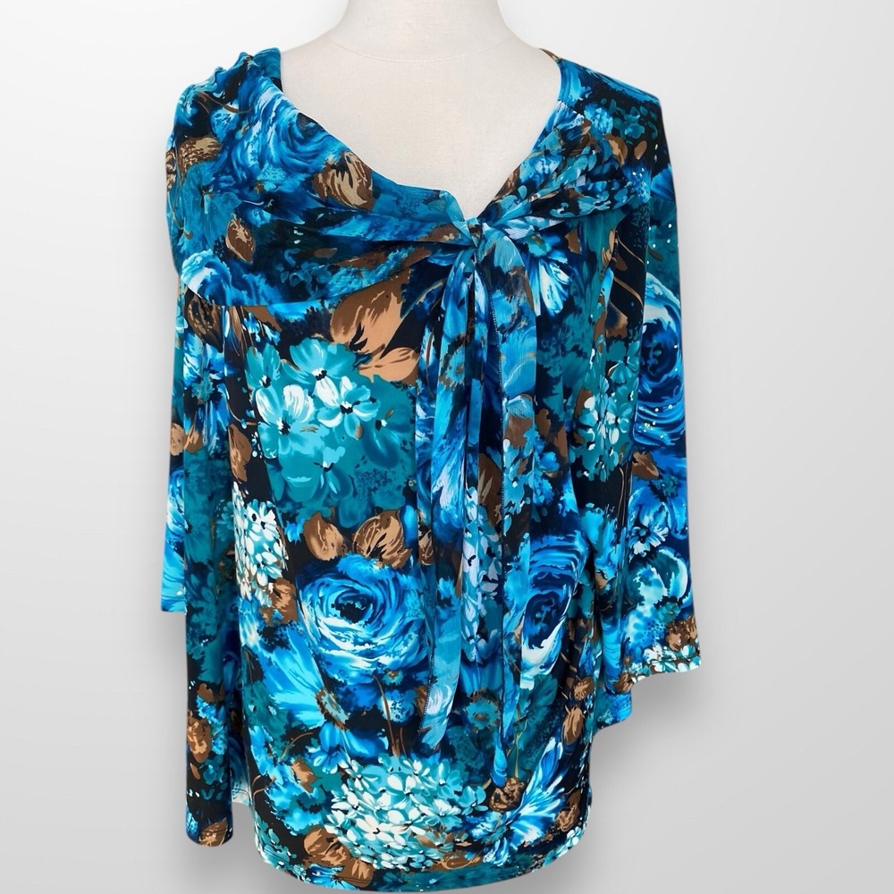 Maggie Barnes Womens Size 2X Top Shirt Blouse Slinky Stretchy Flowy‎ Blue Floral